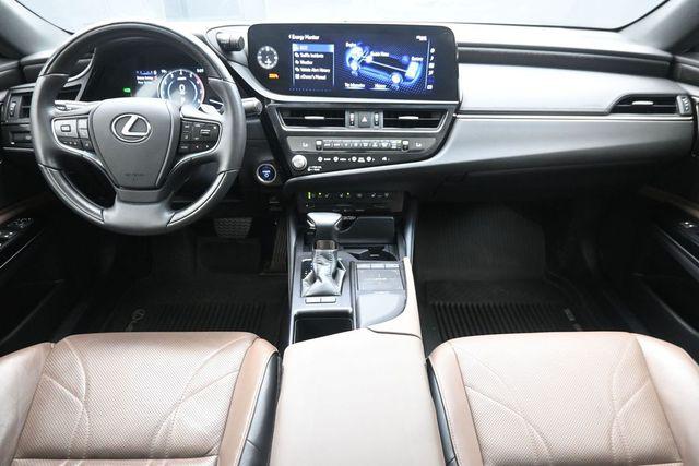 2022 Lexus ES 300h Ultra Luxury