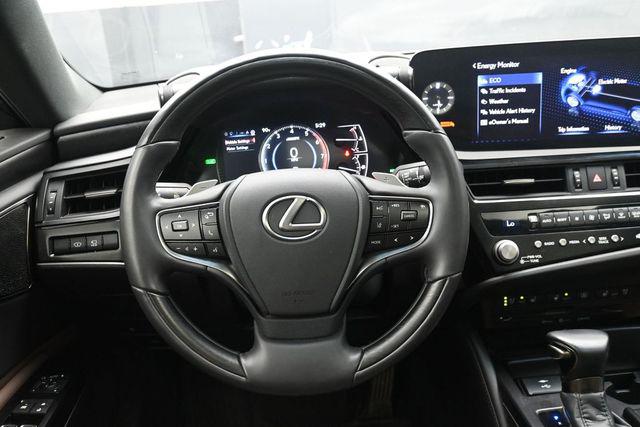 2022 Lexus ES 300h Ultra Luxury