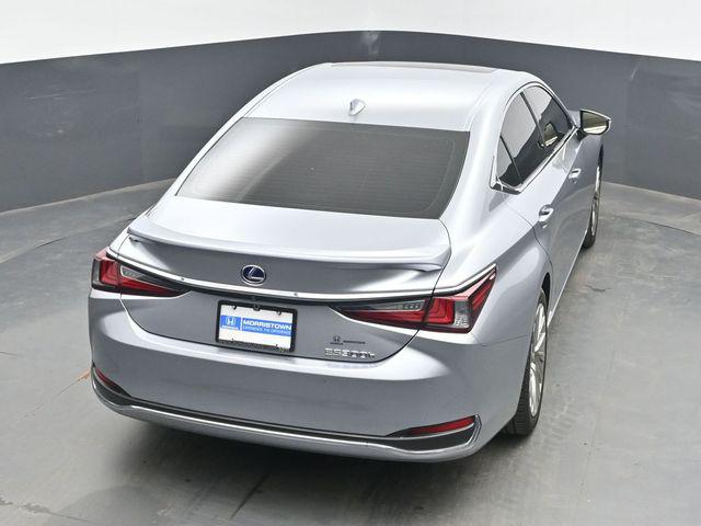 2022 Lexus ES 300h Ultra Luxury