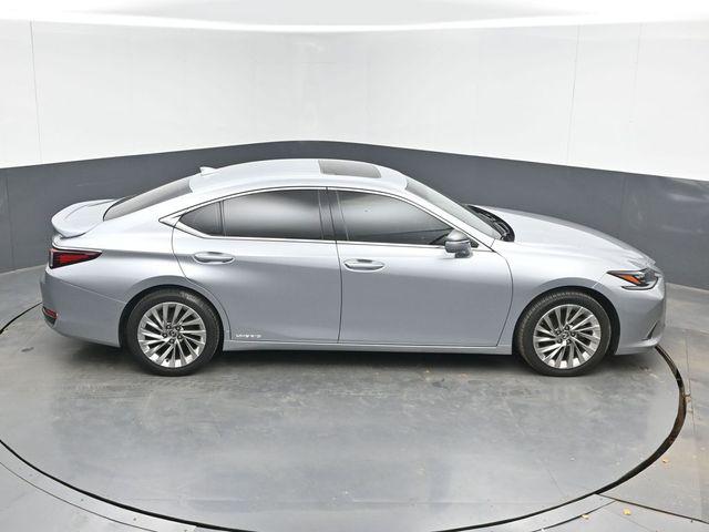 2022 Lexus ES 300h Ultra Luxury