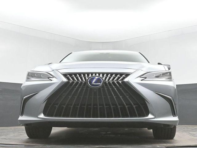 2022 Lexus ES 300h Ultra Luxury