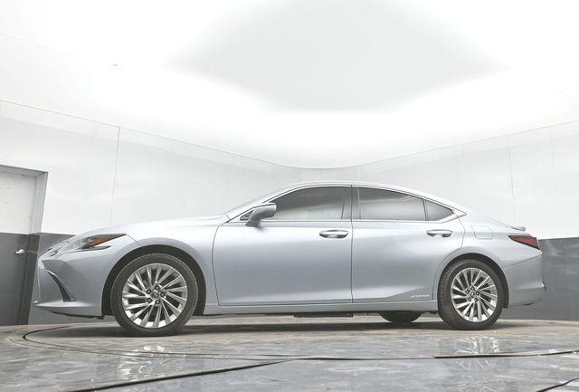 2022 Lexus ES 300h Ultra Luxury