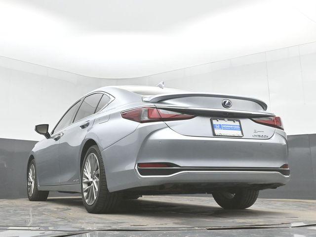 2022 Lexus ES 300h Ultra Luxury