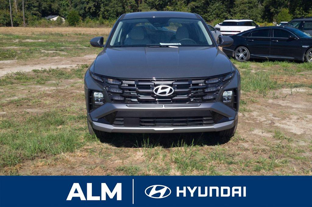 New 2026 Gray HYUNDAI SE FWD image 3