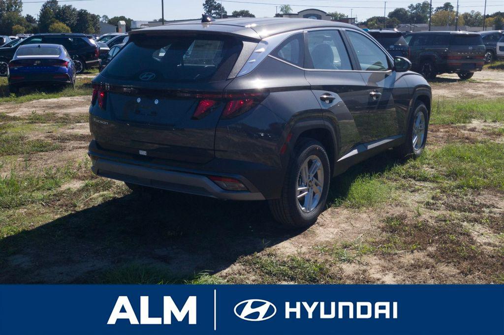New 2026 Gray HYUNDAI SE FWD image 6