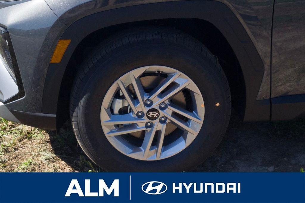 New 2026 Gray HYUNDAI SE FWD image 12