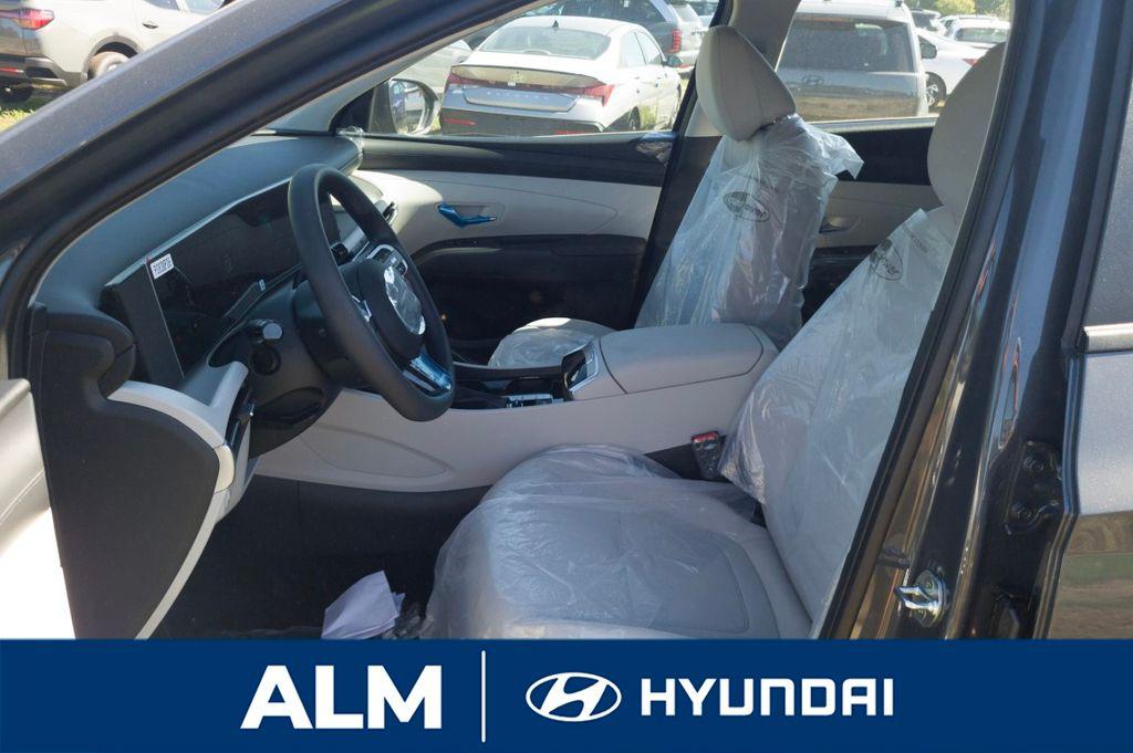 New 2026 Gray HYUNDAI SE FWD image 14