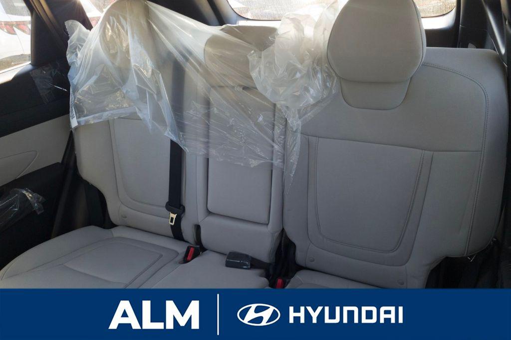 New 2026 Gray HYUNDAI SE FWD image 15