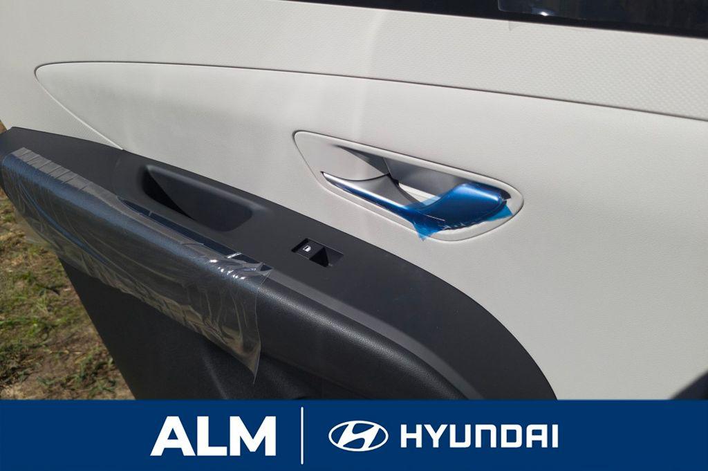 New 2026 Gray HYUNDAI SE FWD image 18