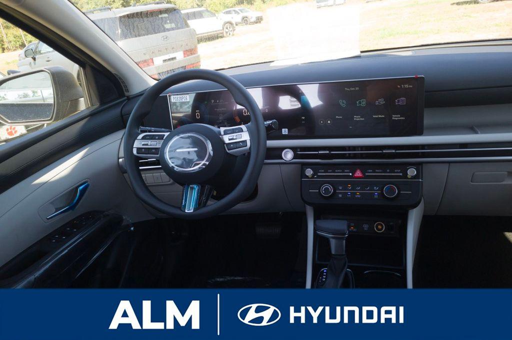 New 2026 Gray HYUNDAI SE FWD image 22
