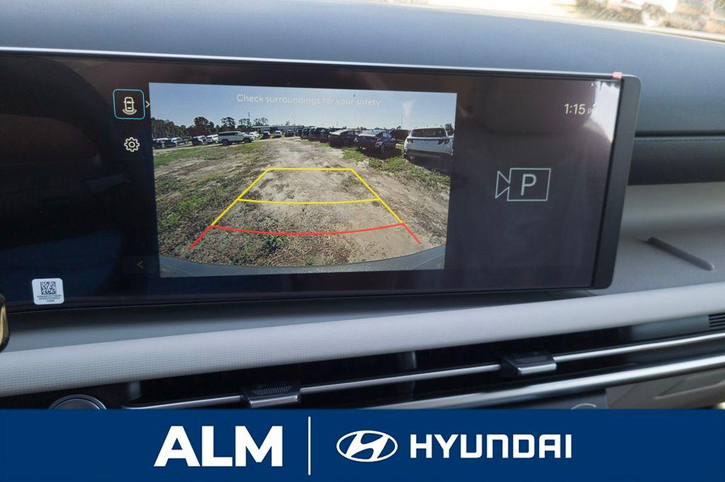 New 2026 Gray HYUNDAI SE FWD image 23