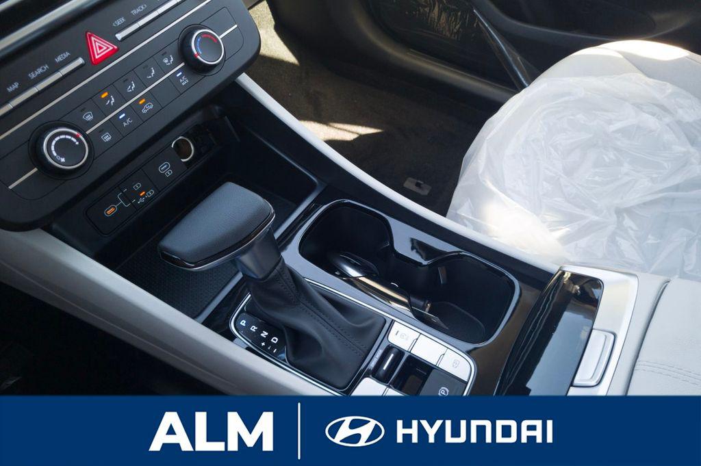 New 2026 Gray HYUNDAI SE FWD image 25