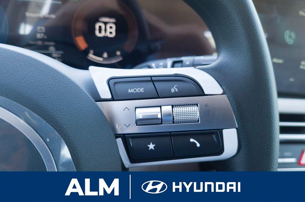 New 2026 Gray HYUNDAI SE FWD image 26