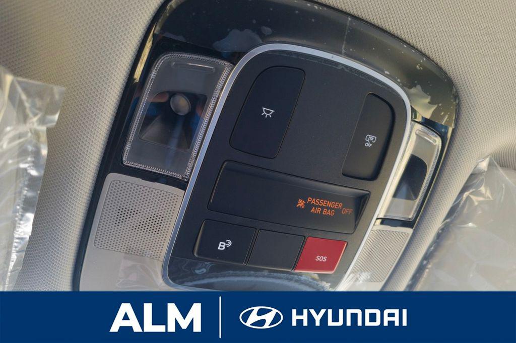 New 2026 Gray HYUNDAI SE FWD image 32