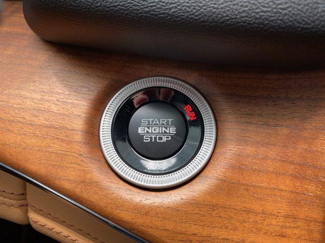 2025 Jeep Grand Cherokee L Summit Reserve 4x4