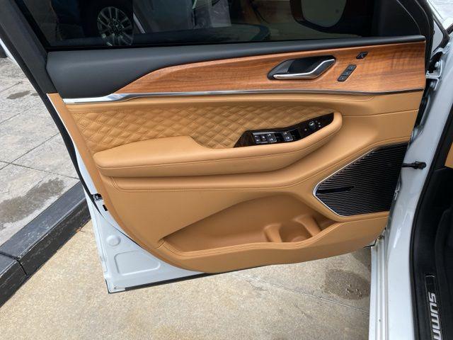 2025 Jeep Grand Cherokee L Summit Reserve 4x4