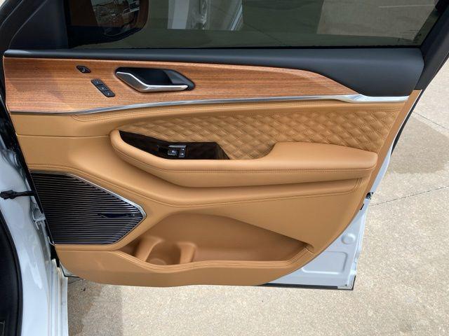 2025 Jeep Grand Cherokee L Summit Reserve 4x4