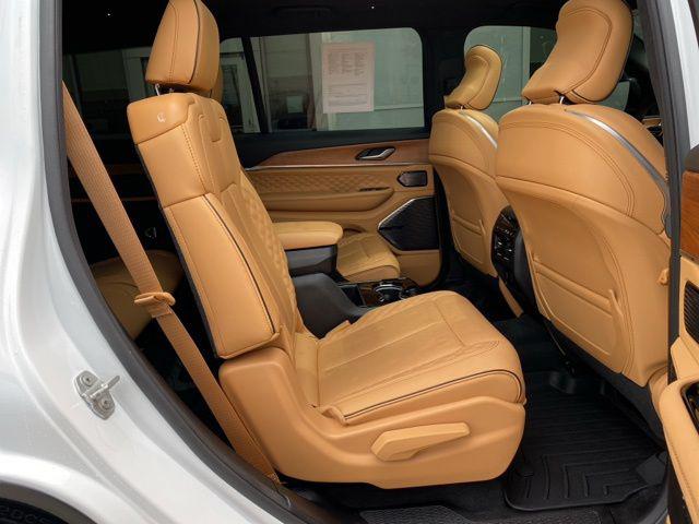 2025 Jeep Grand Cherokee L Summit Reserve 4x4