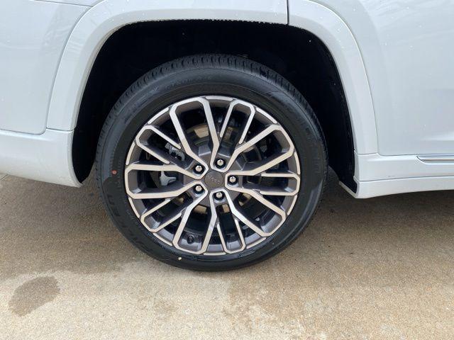 2025 Jeep Grand Cherokee L Summit Reserve 4x4