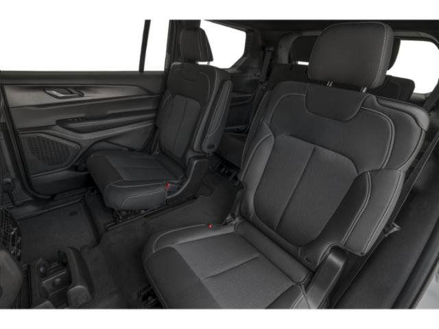 2025 Jeep Grand Cherokee L Laredo 4x2