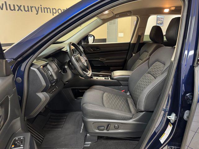2025 Nissan Pathfinder SV 4WD