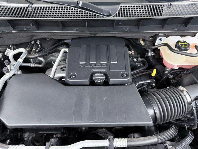 2024 Chevrolet Silverado 1500 4WD Crew Cab Short Bed LT with 2FL