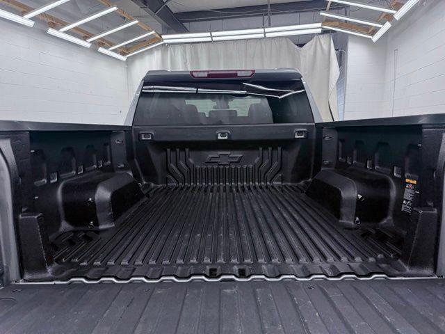 2023 Chevrolet Silverado 1500 4WD Crew Cab Short Bed LT with 2FL