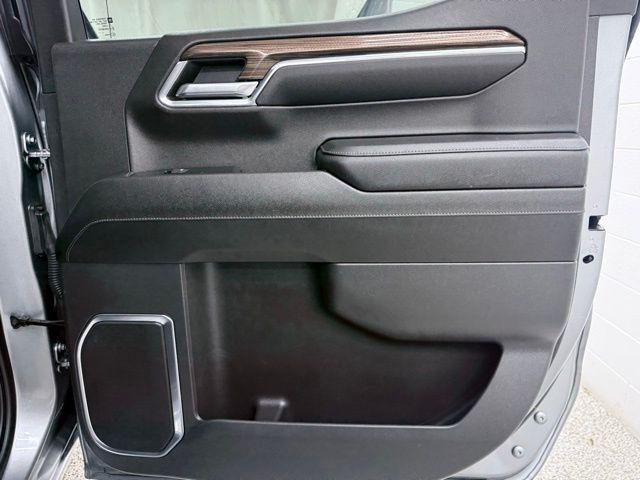 2023 Chevrolet Silverado 1500 4WD Crew Cab Short Bed LT with 2FL