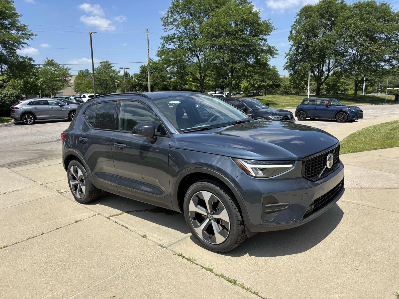 /2026 Volvo XC40