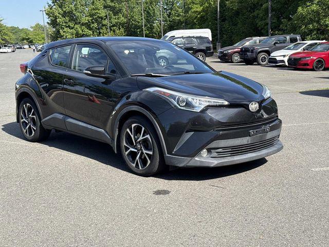 2018 Toyota C-HR XLE Premium's photo