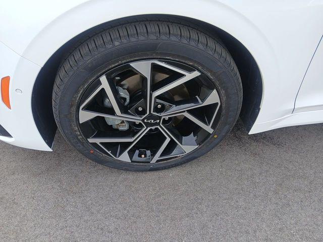 2025 Kia K5 EX