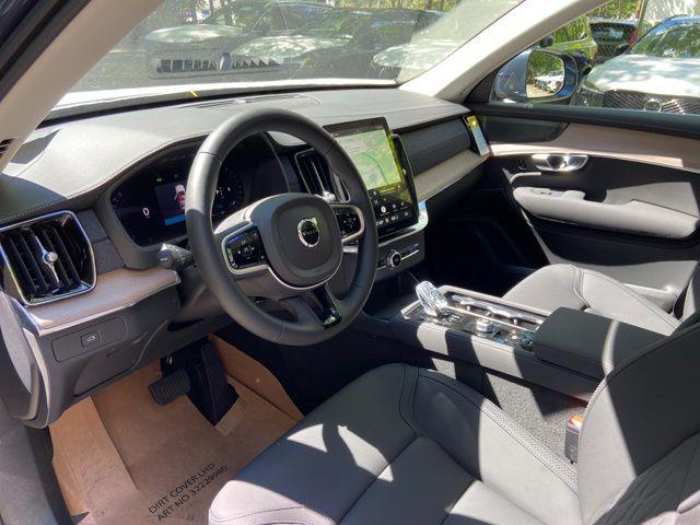 2026 Volvo XC90 Plus, B6 AWD Gas (mild hybrid), Gasoline, Bright, 6 Seats