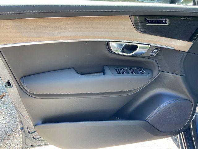 2026 Volvo XC90 Plus, B6 AWD Gas (mild hybrid), Gasoline, Bright, 6 Seats
