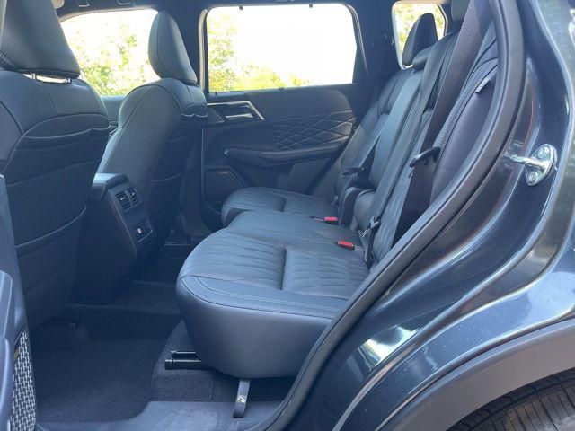 2026 Mitsubishi Outlander BLACK EDITION 2WD