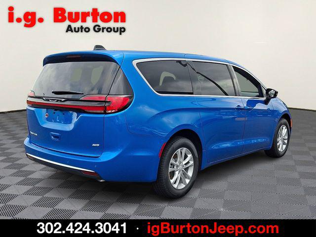 2027 Chrysler Pacifica Select