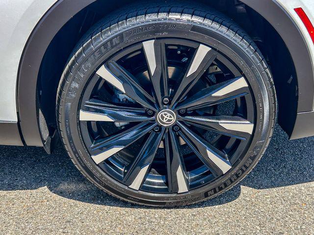 2023 Toyota Crown Platinum