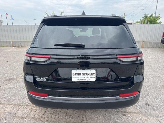2026 Jeep Grand Cherokee Altitude 4x2