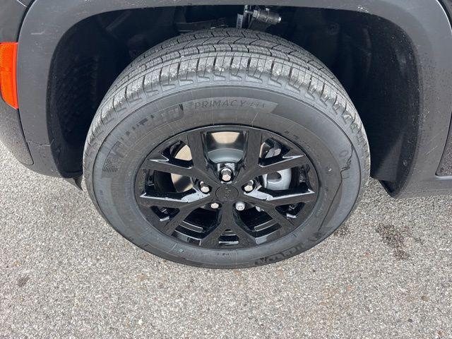 2026 Jeep Grand Cherokee Altitude 4x2