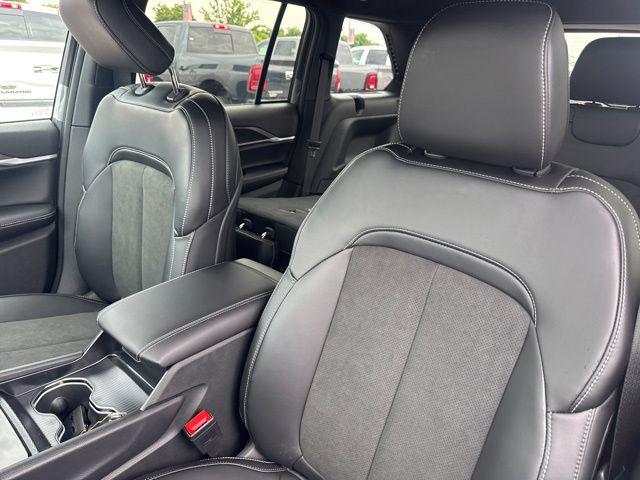 2026 Jeep Grand Cherokee Altitude 4x2