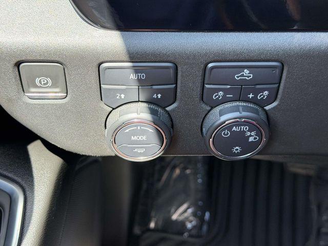2023 Chevrolet Silverado 1500 4WD Crew Cab Short Bed LT with 2FL