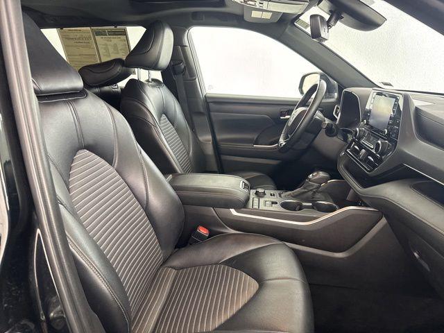 2022 Toyota Highlander XSE