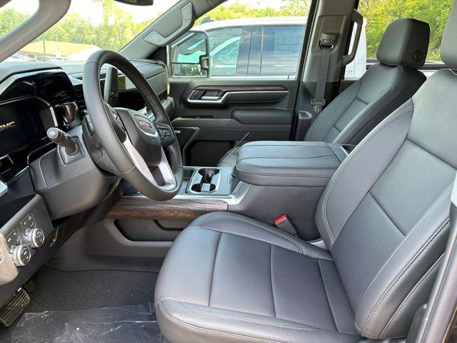 2026 GMC Sierra 2500HD Crew Cab, Standard Bed, SLT, 4WD