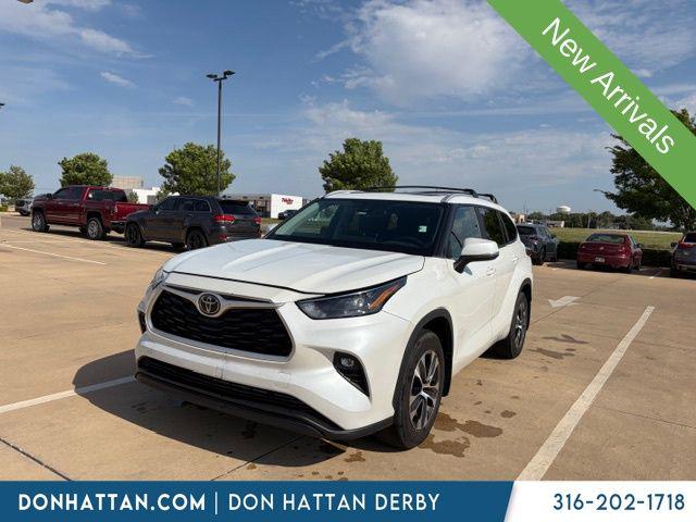 2023 Toyota Highlander XLE for sale in Wichita, KS