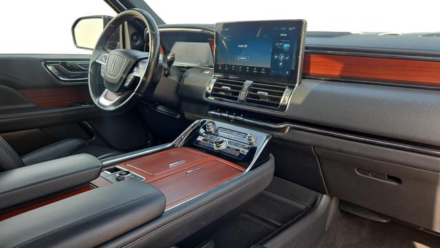 2024 Lincoln Navigator Premiere L