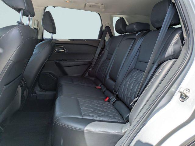 2022 Nissan Rogue Platinum FWD