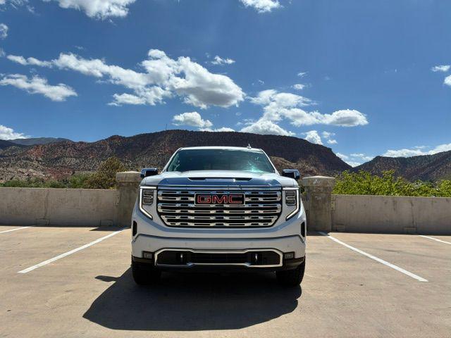 2023 GMC Sierra 1500 4WD Crew Cab Short Box Denali