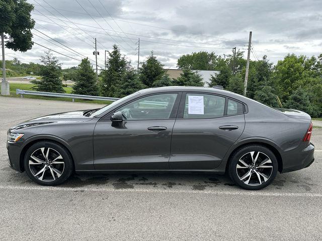 2024 Volvo S60 B5 Core Dark Theme