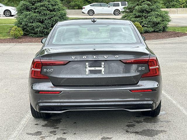 2024 Volvo S60 B5 Core Dark Theme
