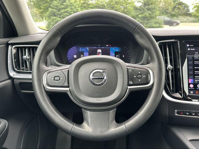2024 Volvo S60 B5 Core Dark Theme