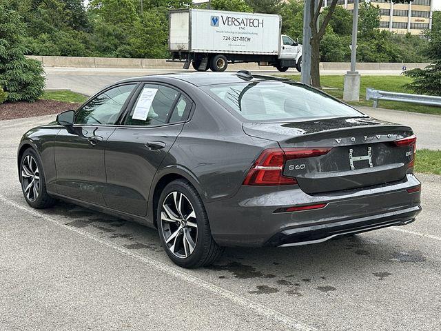 2024 Volvo S60 B5 Core Dark Theme